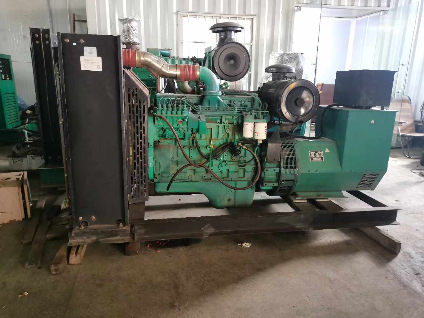 贵德发电机租赁如何确定电缆的承载电流是否在安全范围内？