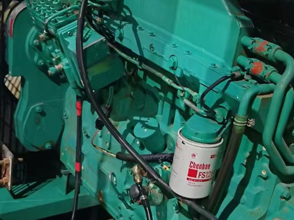 贵德如何确定新的发电机组控制系统是否与原系统兼容？